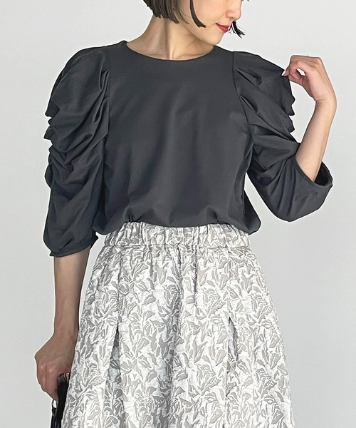 PICCIN（ピッチン）の「袖シャーリングカットソー（Tシャツ/カットソー・レディース・ベージュ/カーキ/ブルーグレー・M）」の8枚目の写真