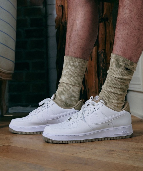 NIKE（ナイキ）の「ナイキ エア フォース 1 '07 メンズシューズ / Nike Air Force 1 '07 Men's Shoes（スニーカー・メンズ・ホワイト/ホワイト系その他2・24/26/27/25.5/26.5/24.5/30/25/28/29/28.5/27.5/29.5）」の17枚目の写真