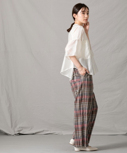 Liyoca（リヨカ）の「Ｔｅシアーバンドカラーシャツ（シャツ/ブラウス・レディース・パープル/オフホワイト・FREE）」の4枚目の写真