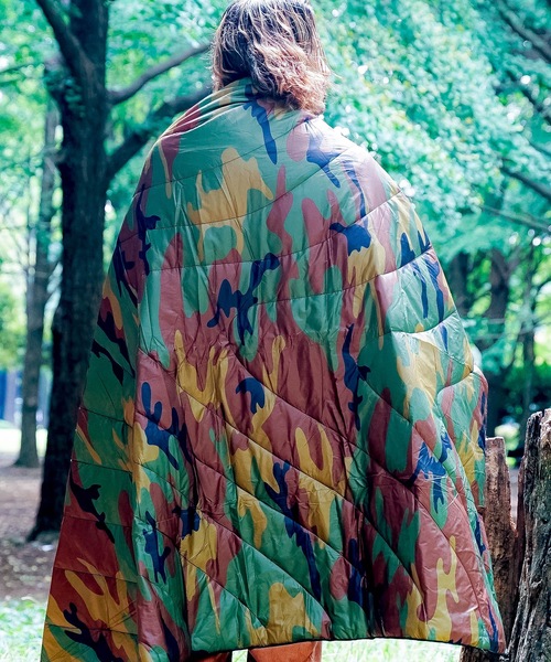 [ランプル] ブランケット ORIGINAL PUFFY GLACIER NATIONAL PARK :133 x 191 cm :18 x 41 cm ＼ 通常13,200円⇒11,670円 ／ ランプル ブランケット ひざ掛け クリップ アウトドア Rumpl キャンプ用ブランケット シュラフ 防寒  暖かい可愛い 軽量 掛け布団 車中泊 ORIGINAL PUFFY BLANKET | イータイムス