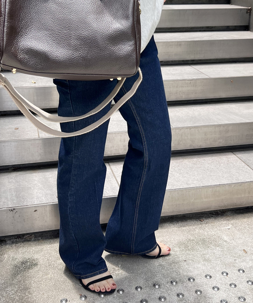 Spick & Span(スピックアンドスパン)の「リンスデニムフレアレッグパンツ(デニムパンツ・レディース・ネイビー・38/36/34)」の15枚目の写真