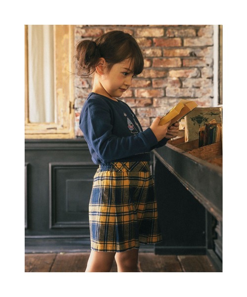 BeBe（ベベ）の「BeBe/ミニウラゲガールプリントトレーナー(90~150cm)（スウェット・キッズ・ベージュ/ネイビー・150/120/130/110/100/90/140）」の12枚目の写真