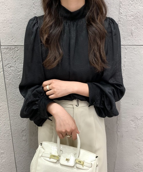 ECLIN（エクラン）の「ボリューム袖スタンドカラーブラウス（シャツ/ブラウス・レディース・ブラック/ベージュ/グレー・M/L）」の13枚目の写真