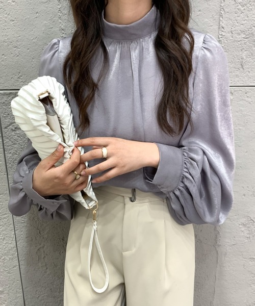 ECLIN（エクラン）の「ボリューム袖スタンドカラーブラウス（シャツ/ブラウス・レディース・ブラック/ベージュ/グレー・M/L）」の8枚目の写真