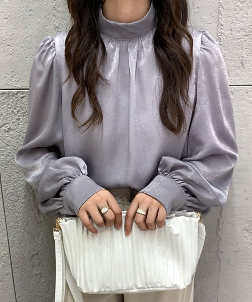 ECLIN（エクラン）の「ボリューム袖スタンドカラーブラウス（シャツ/ブラウス・レディース・ブラック/ベージュ/グレー・M/L）」の17枚目の写真