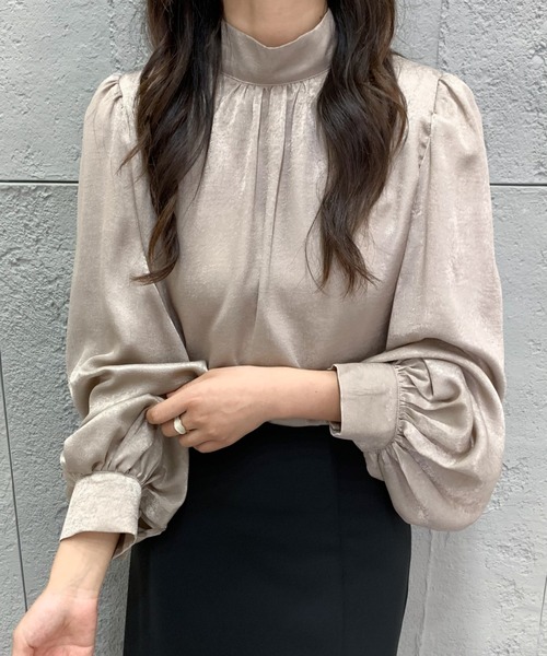 ECLIN（エクラン）の「ボリューム袖スタンドカラーブラウス（シャツ/ブラウス・レディース・ブラック/ベージュ/グレー・M/L）」の15枚目の写真