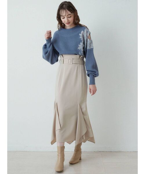 LAGUNAMOON（ラグナムーン）の「レフトエンブロイダリーニットプルオーバー（ニット/セーター・レディース・ブラック/ブルー/ベージュ・FREE）」の18枚目の写真