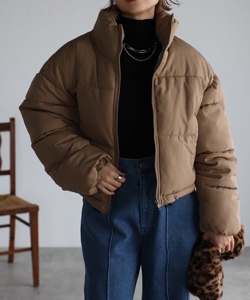 Bonjour Sagan（ボンジュールサガン）の「【2022 新作】スタンドカラーショート丈フェイクダウン（ダウンジャケット/コート・レディース・ベージュ/ブルー/ブラック/アイボリー・FREE）」の3枚目の写真