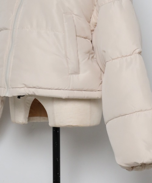 Bonjour Sagan（ボンジュールサガン）の「【2022 新作】スタンドカラーショート丈フェイクダウン（ダウンジャケット/コート・レディース・ベージュ/ブルー/ブラック/アイボリー・FREE）」の9枚目の写真