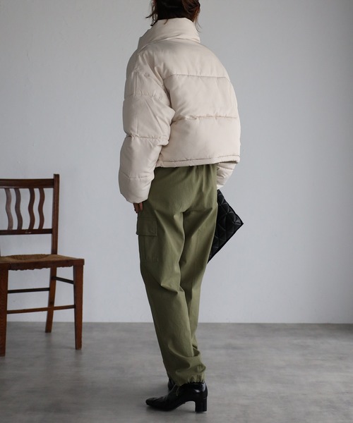 Bonjour Sagan（ボンジュールサガン）の「【2022 新作】スタンドカラーショート丈フェイクダウン（ダウンジャケット/コート・レディース・ベージュ/ブルー/ブラック/アイボリー・FREE）」の19枚目の写真