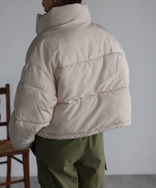 Bonjour Sagan（ボンジュールサガン）の「【2022 新作】スタンドカラーショート丈フェイクダウン（ダウンジャケット/コート・レディース・ベージュ/ブルー/ブラック/アイボリー・FREE）」の15枚目の写真