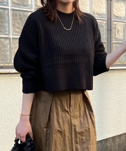 Lui's（ルイス）の「ヤク混ショートニットトップス(ロンTセット)（ニット/セーター・レディース・ブラウン/ブラック/ブルー・FREE）」の2枚目の写真