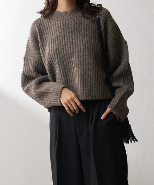 Lui's（ルイス）の「ヤク混ショートニットトップス(ロンTセット)（ニット/セーター・レディース・ブラウン/ブラック/ブルー・FREE）」の19枚目の写真