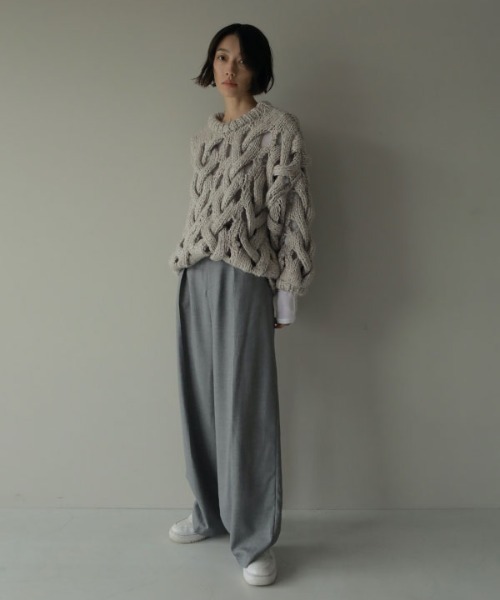 ETRE TOKYO(エトレトウキョウ)の「ルーズニッティングケーブルプルオーバー(ニット/セーター・レディース・パープル/グレー・FREE)」の3枚目の写真