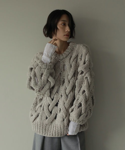 ETRE TOKYO(エトレトウキョウ)の「ルーズニッティングケーブルプルオーバー(ニット/セーター・レディース・パープル/グレー・FREE)」の7枚目の写真