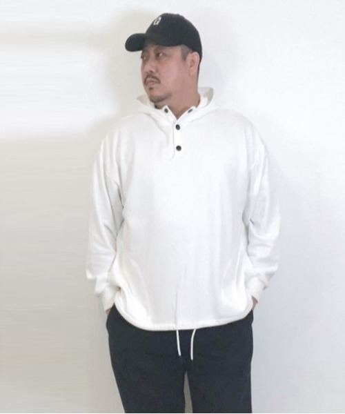 Alil（アリル）の「【Alil】アリル 裏毛 ヘンリー デザイン パーカー プルオーバー 大人カジュアル（パーカー・メンズ・杢グレー/グレイッシュベージュ/ブラック/オフホワイト・MEDIUM/LARGE/SMALL）」の20枚目の写真