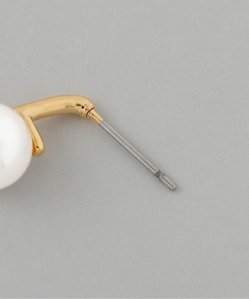 ANEMONE（アネモネ）の「メタルバー×パールピアス（ピアス（両耳用）・レディース・ゴールド・FREE）」の5枚目の写真