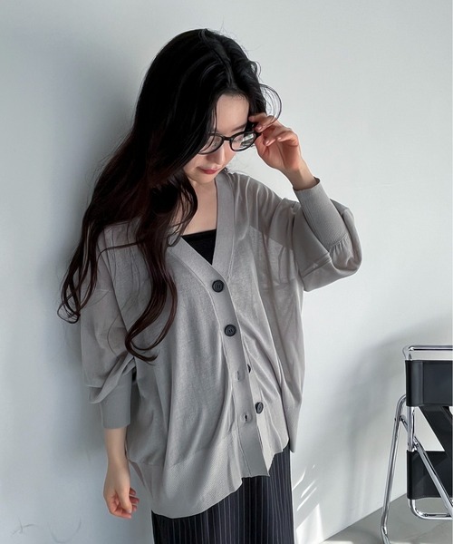 feepur（フェピュール）の「ミドルオーバーシアーカーディガン（カーディガン/ボレロ・レディース・ブラック/ブルー/オフホワイト/グレー/ピンク・MEDIUM）」の16枚目の写真