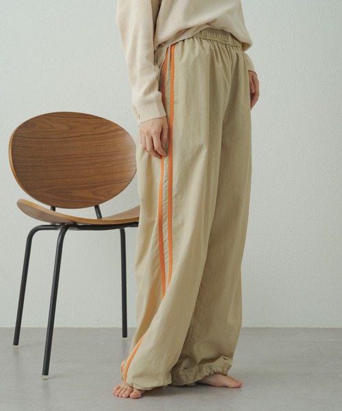 earthy(アーシー)の「【earthy_】ナイロンラインパンツ(その他パンツ・レディース・ベージュ/ブラック・S size/S/M/M size)」の20枚目の写真