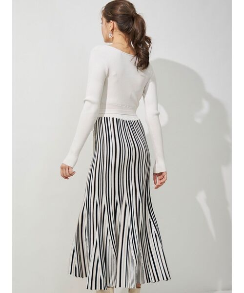 MERCURYDUO（マーキュリーデュオ）の「変形リブフレアニットワンピース（ワンピース・レディース・アイボリー/ブラック/チャコールグレー/パープル・SMALL/MEDIUM）」の9枚目の写真