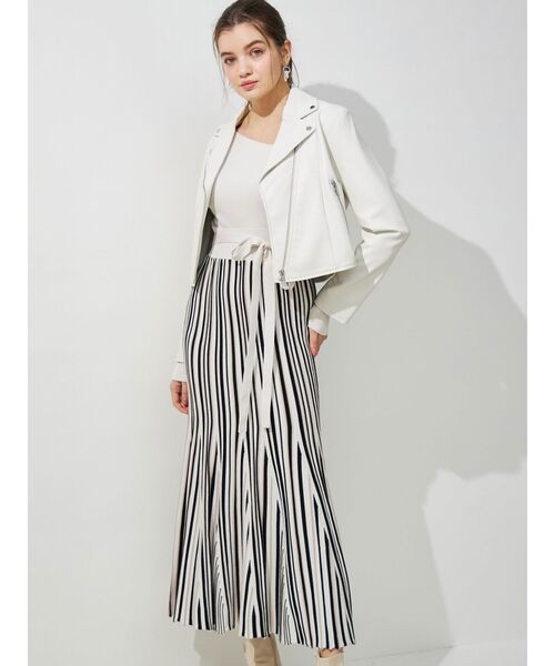 MERCURYDUO（マーキュリーデュオ）の「変形リブフレアニットワンピース（ワンピース・レディース・アイボリー/ブラック/チャコールグレー/パープル・SMALL/MEDIUM）」の11枚目の写真