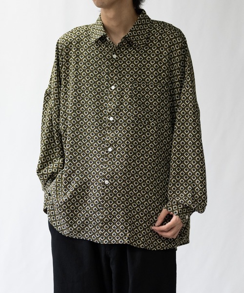 JOHN'S CLOSET(ジョンズクローゼット)の「【i】総柄プリントドロップショルダーシャツ(シャツ/ブラウス・メンズ・ブラック系その他/ブラック系その他2/ブラウン系その他/ブラック/グリーン/ホワイト/ブラウン/ホワイト系その他/ネイビー・LARGE/X-LARGE/MEDIUM)」の8枚目の写真
