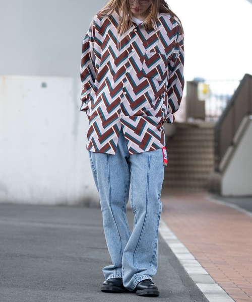 JOHN'S CLOSET(ジョンズクローゼット)の「【i】総柄プリントドロップショルダーシャツ(シャツ/ブラウス・メンズ・ブラック系その他/ブラック系その他2/ブラウン系その他/ブラック/グリーン/ホワイト/ブラウン/ホワイト系その他/ネイビー・LARGE/X-LARGE/MEDIUM)」の18枚目の写真