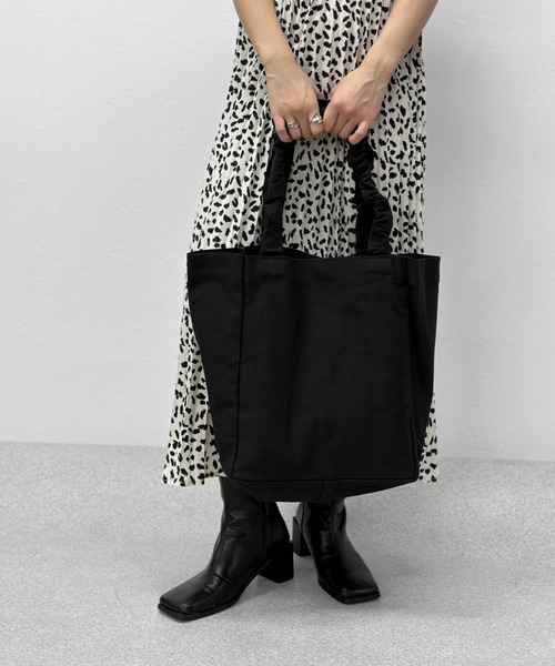 LVEU.（ラブユ.）の「【ZOZOTOWN限定】Ruffle handle canvas bag / ラッフルハンドルキャンバスバッグ（トートバッグ・レディース・ブラック・FREE）」の10枚目の写真