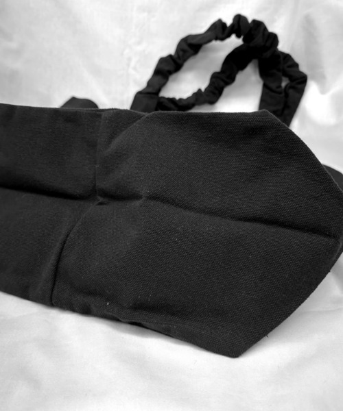 LVEU.（ラブユ.）の「【ZOZOTOWN限定】Ruffle handle canvas bag / ラッフルハンドルキャンバスバッグ（トートバッグ・レディース・ブラック・FREE）」の14枚目の写真