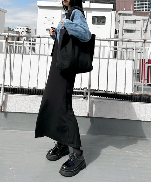 LVEU.（ラブユ.）の「【ZOZOTOWN限定】Ruffle handle canvas bag / ラッフルハンドルキャンバスバッグ（トートバッグ・レディース・ブラック・FREE）」の22枚目の写真