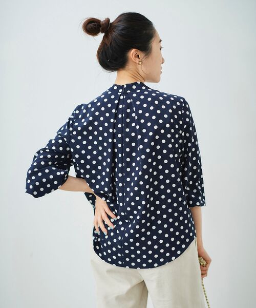le.coeur blanc（ルクールブラン）の「ドットアレンジタイブラウス（シャツ/ブラウス・レディース・ベージュ系その他2/ブルー系その他4・38）」の6枚目の写真
