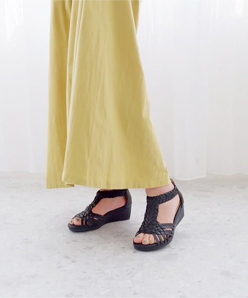 MODE KAORI(モードカオリ)の「【本革】メッシュウェッジサンダル/21473(サンダル・レディース・グレイッシュベージュ/プラチナム/ブラウン/ブラック・22.5cm/23cm/23.5cm/24cm/24.5cm/25cm/25.5cm)」の11枚目の写真