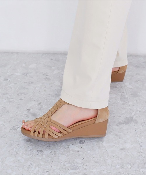 MODE KAORI(モードカオリ)の「【本革】メッシュウェッジサンダル/21473(サンダル・レディース・グレイッシュベージュ/プラチナム/ブラウン/ブラック・22.5cm/23cm/23.5cm/24cm/24.5cm/25cm/25.5cm)」の14枚目の写真