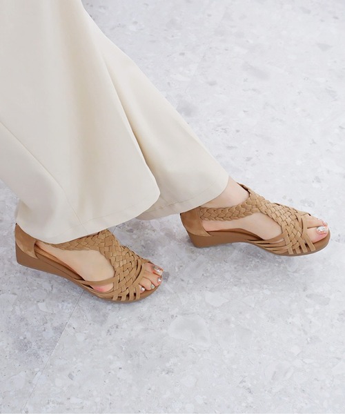 MODE KAORI(モードカオリ)の「【本革】メッシュウェッジサンダル/21473(サンダル・レディース・グレイッシュベージュ/プラチナム/ブラウン/ブラック・22.5cm/23cm/23.5cm/24cm/24.5cm/25cm/25.5cm)」の16枚目の写真