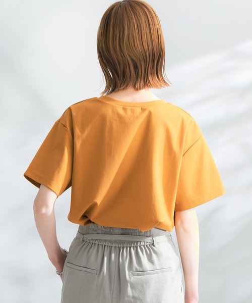 URBAN RESEARCH ROSSO（アーバンリサーチロッソ）の「UVスーピマコットンTシャツ（Tシャツ/カットソー・レディース・グリーン系その他/ブラウン系その他/ネイビー/オフホワイト・FREE）」の14枚目の写真