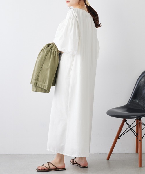 PUAL CE CIN（ピュアルセシン）の「バルーン袖ワンピース（ワンピース・レディース・ベージュ/チャコール/オフホワイト・FREE）」の4枚目の写真