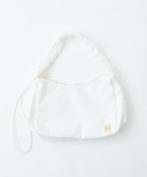 natural couture（ナチュラルクチュール）の「キャザーショルダーバッグ（ショルダーバッグ・レディース・ブラック/ベージュ/オフホワイト・FREE）」の8枚目の写真