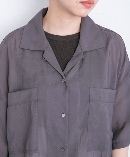 KBF（ケイビーエフ）の「オープンカラーシアーシャツ（シャツ/ブラウス・レディース・チャコールグレー/グレー系その他/ベージュ・ONE）」の21枚目の写真