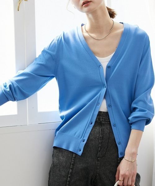 nissen(ニッセン)の「【Vネック・クルーネック】洗えるカーディガン(UVカット・接触冷感・毛玉になりにくい・洗濯機OK)(カーディガン/ボレロ・レディース・ピンク/イエロー/ブラック/ライトグリーン/ネイビー/オフホワイト/モカ/杢グレー/ネイビー系/ホワイト系/ブルー/グリーン/ライトホワイト/スカイブルー/レッド・M/L/LL/L1/M1/LL1)」の11枚目の写真