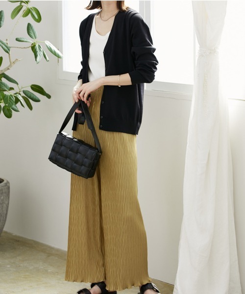 nissen(ニッセン)の「【Vネック・クルーネック】洗えるカーディガン(UVカット・接触冷感・毛玉になりにくい・洗濯機OK)(カーディガン/ボレロ・レディース・ピンク/イエロー/ブラック/ライトグリーン/ネイビー/オフホワイト/モカ/杢グレー/ネイビー系/ホワイト系/ブルー/グリーン/ライトホワイト/スカイブルー/レッド・M/L/LL/L1/M1/LL1)」の21枚目の写真