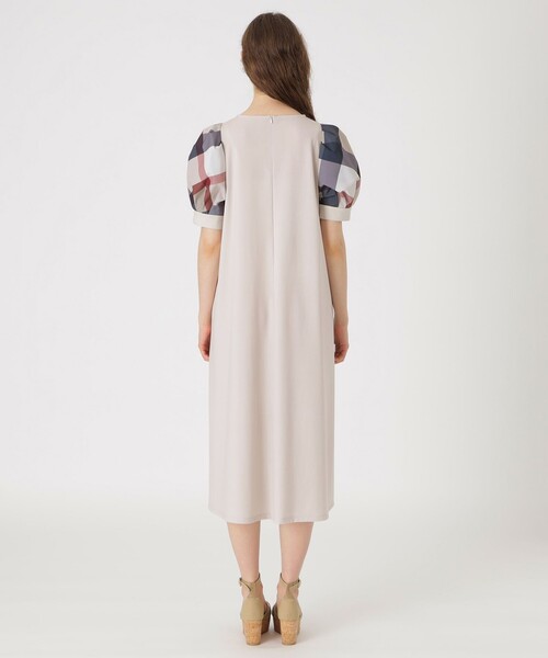 BLUE LABEL CRESTBRIDGE（ブルーレーベルクレストブリッジ）の