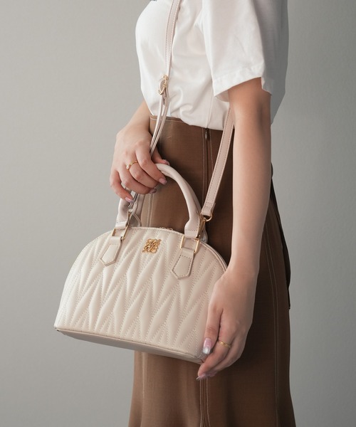 ALTROSE（アルトローズ）の「キルティング 2WAY ショルダーバッグ ボストン ロージア（ボストンバッグ・レディース・ブラック/グレイッシュベージュ/アイボリー/ピンク・FREE）」の5枚目の写真