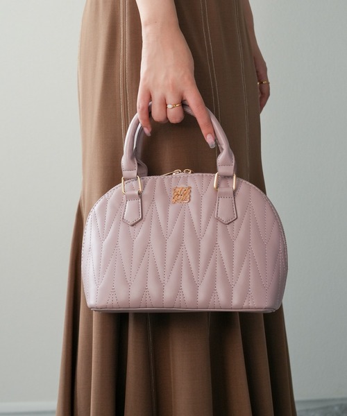 ALTROSE（アルトローズ）の「キルティング 2WAY ショルダーバッグ ボストン ロージア（ボストンバッグ・レディース・ブラック/グレイッシュベージュ/アイボリー/ピンク・FREE）」の8枚目の写真