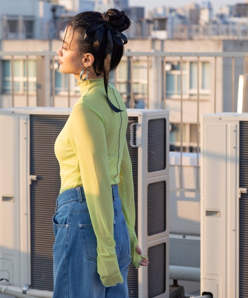 bohmal（ボマール）の「指ぬき配色メローシアータートル（Tシャツ/カットソー・レディース・ライム/ブラック/アイボリー・FREE）」の3枚目の写真