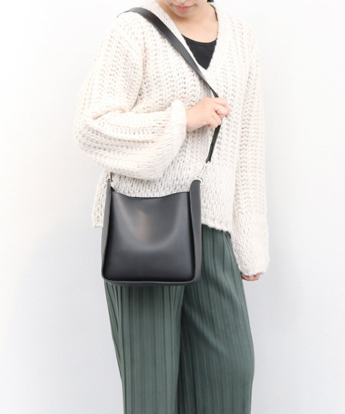 cache cache(カシュ カシュ)の「カシュカシュ cachecache / スマホショルダー付きラウンドショルダーバッグ(ショルダーバッグ・レディース・ホワイト系その他/ブラック/ベージュ系その他・FREE)」の18枚目の写真