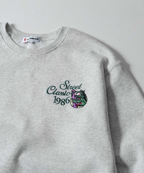 AIRWALK(エアウォーク)の「【AIRWALK】 ワンポイント グラフィック 刺繍 クルーネック スウェット トレーナー(スウェット・メンズ・グレー/ダークグリーン/ブラック・LARGE/X-LARGE/MEDIUM)」の2枚目の写真