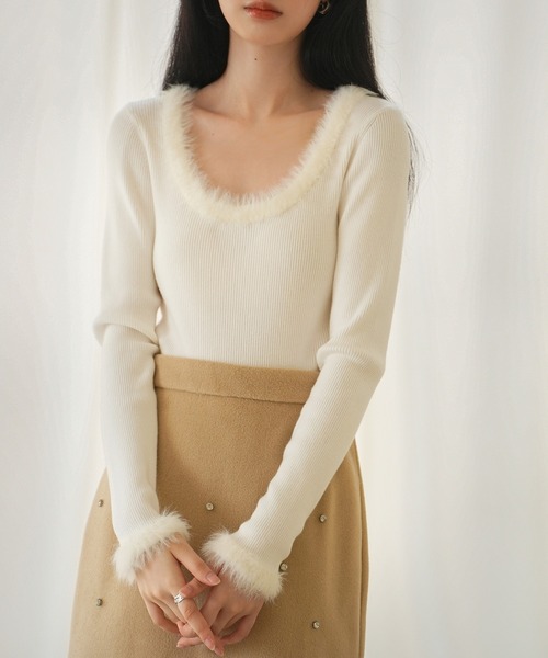 SAISON DE PAPILLON(セゾンドパピヨン)の「ファー付きリブ編みニットプルオーバー(ニット/セーター・レディース・ブラック/ホワイト・M/L)」の4枚目の写真