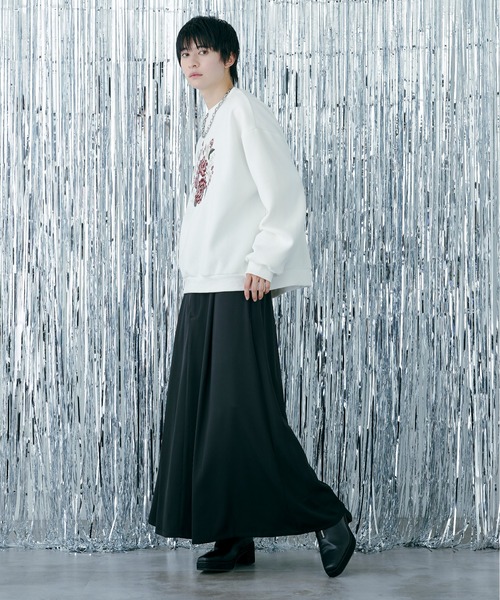 Ellno Loset（エルノロゼット）の「フラワー刺繍スウェット（スウェット・メンズ・ブラック/オフホワイト・MEDIUM/SMALL/LARGE）」の4枚目の写真