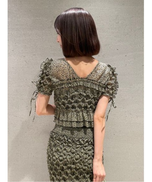 SNIDEL（スナイデル）の「ランダムシャーリングトップス（シャツ/ブラウス・レディース・ホワイト/ブラック/レッド・FREE）」の17枚目の写真