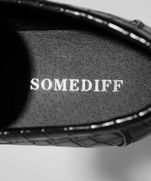 SOMEDIFF(サムディフ)の「【SOMEDIFF】クロコローファー メンズ PUレザー フェイクレザー シューズ(ローファー・メンズ・グレー/ブラック/ホワイト/ブラック系・S/M/L)」の9枚目の写真